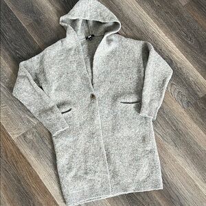 (4) Uniqlo Cardigan